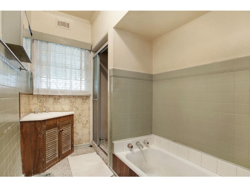 22 Frank Avenue, Clayton South VIC 3169