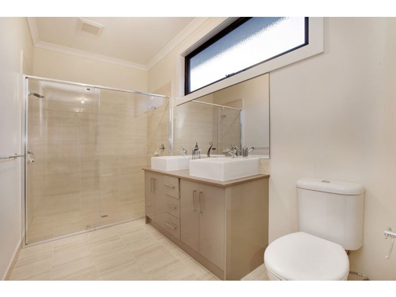 1 Frank Avenue, Clayton South VIC 3169