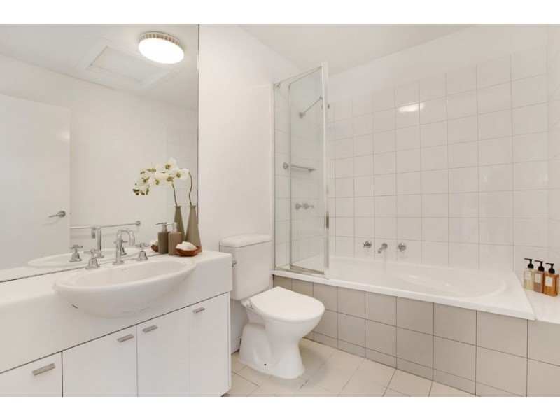 9 Leaf Court, Clayton VIC 3168