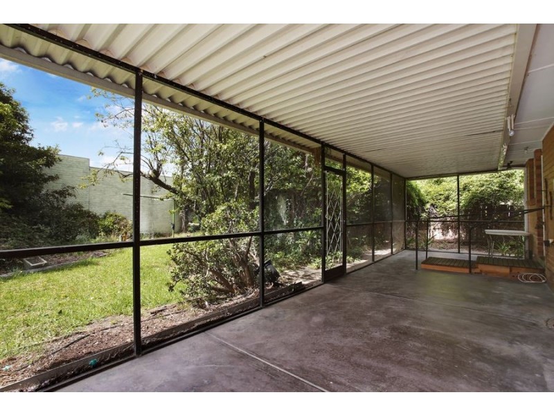 24 Frank Avenue, Clayton South VIC 3169