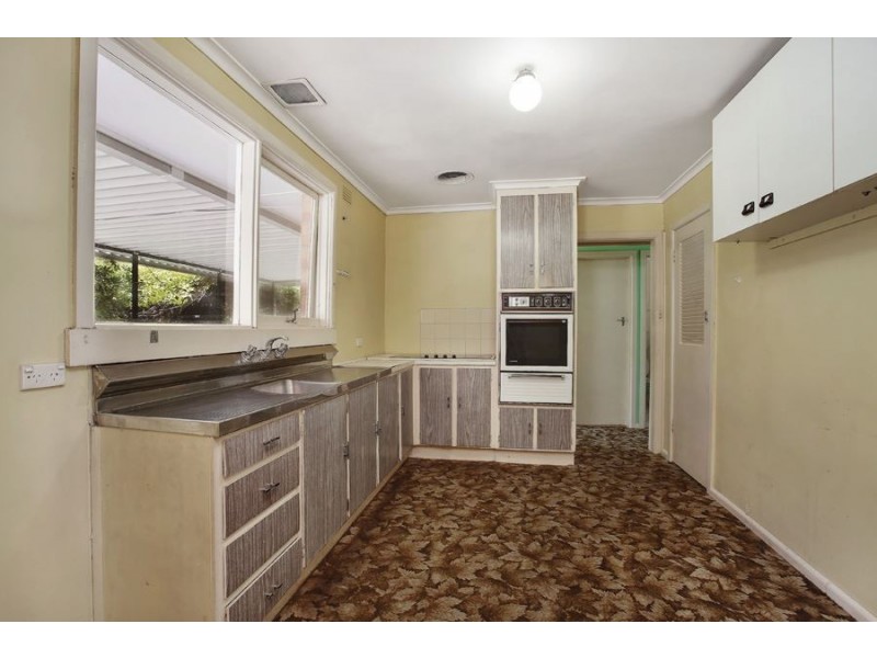 24 Frank Avenue, Clayton South VIC 3169