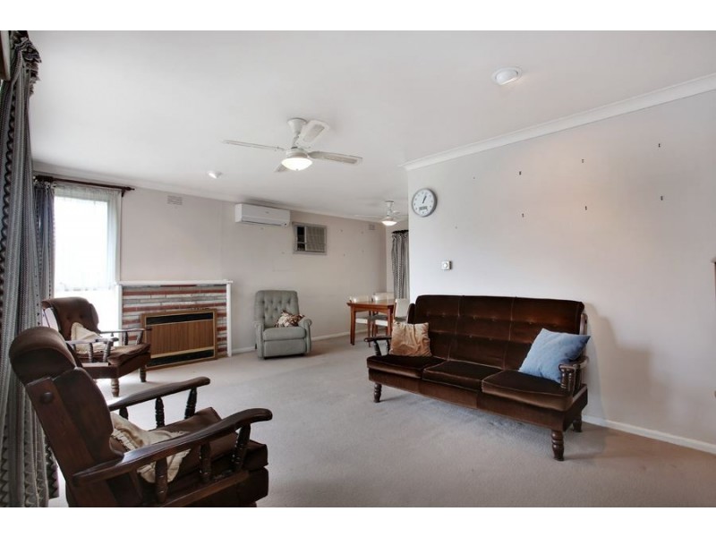 24 Frank Avenue, Clayton South VIC 3169