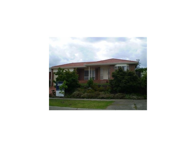 4 John Fisher Drive, Berwick VIC 3806