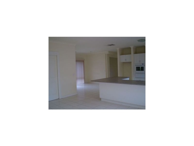 4 John Fisher Drive, Berwick VIC 3806