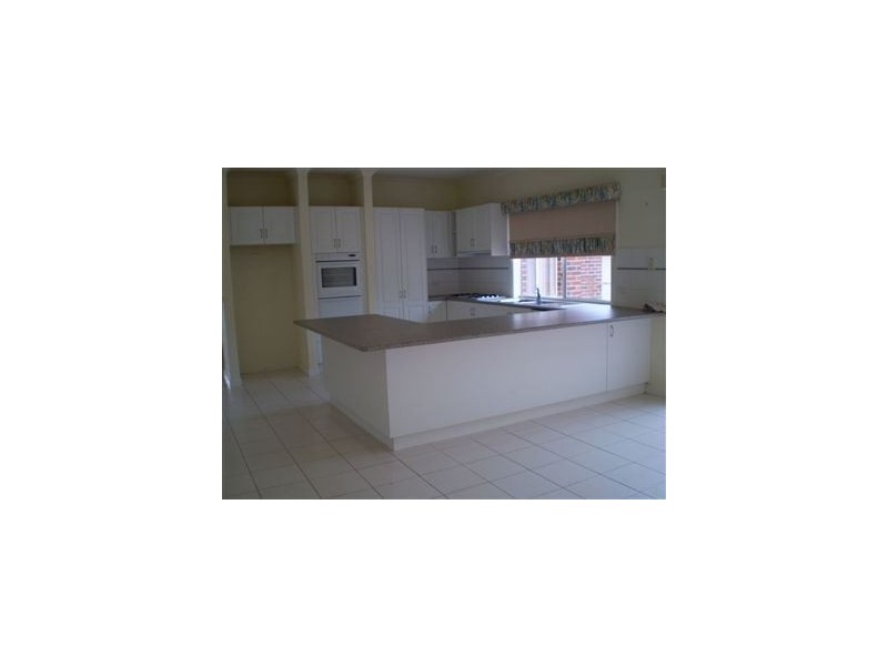 4 John Fisher Drive, Berwick VIC 3806