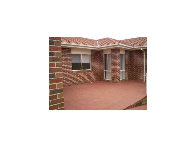 4 John Fisher Drive, Berwick VIC 3806