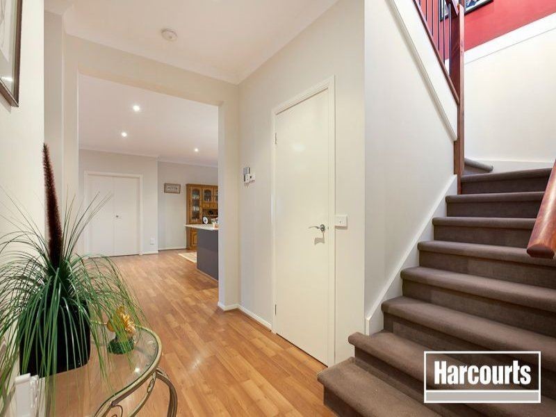 42 Clearwater Drive, Pakenham VIC 3810