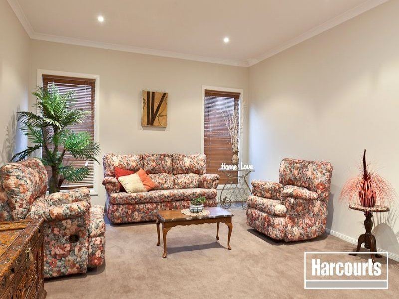 42 Clearwater Drive, Pakenham VIC 3810