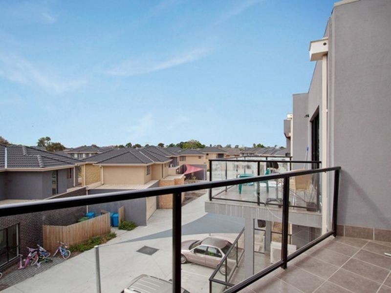 28/27-29 Golden Grove, Springvale VIC 3171