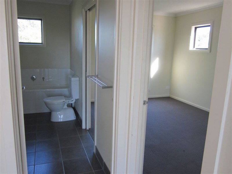 28/27-29 Golden Grove, Springvale VIC 3171