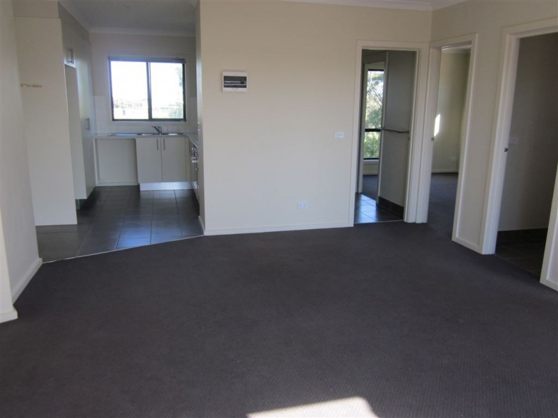 28/27-29 Golden Grove, Springvale VIC 3171