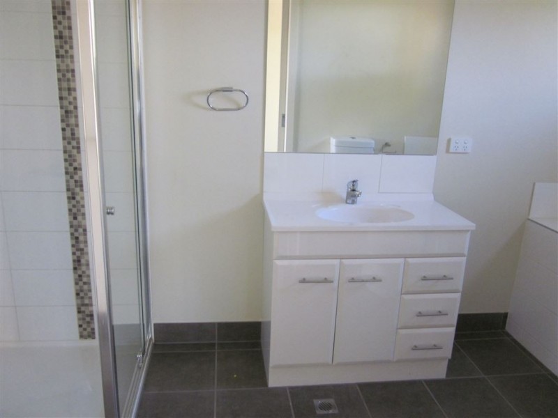 28/27-29 Golden Grove, Springvale VIC 3171