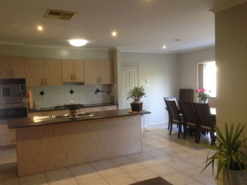 16 Montpelier Drive, Berwick VIC 3806