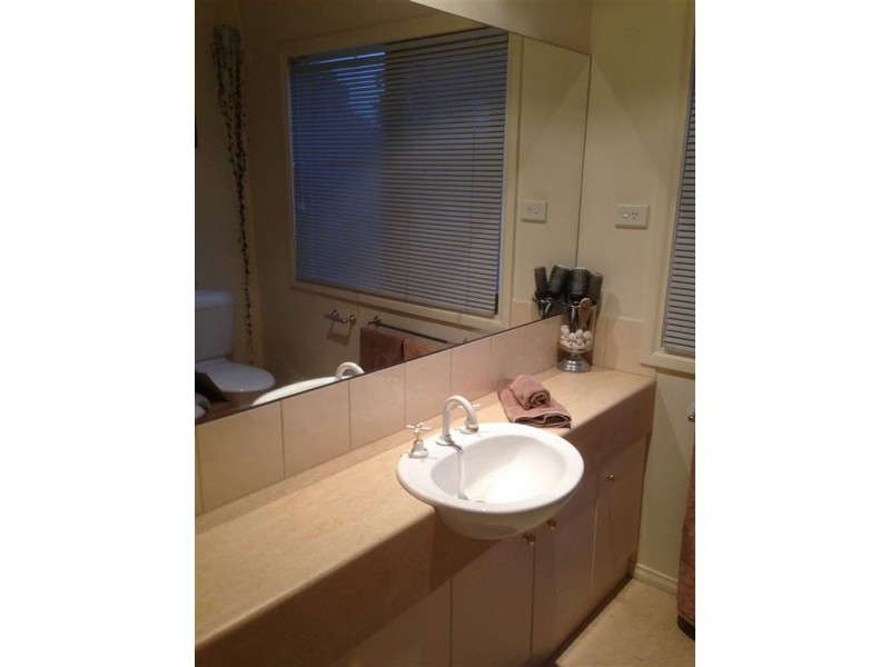 18 Parklane Way, Rowville VIC 3178