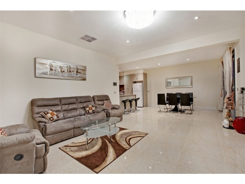 1 Frank Avenue, Clayton South VIC 3169