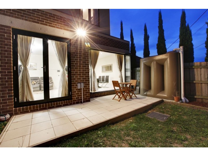 1 Frank Avenue, Clayton South VIC 3169