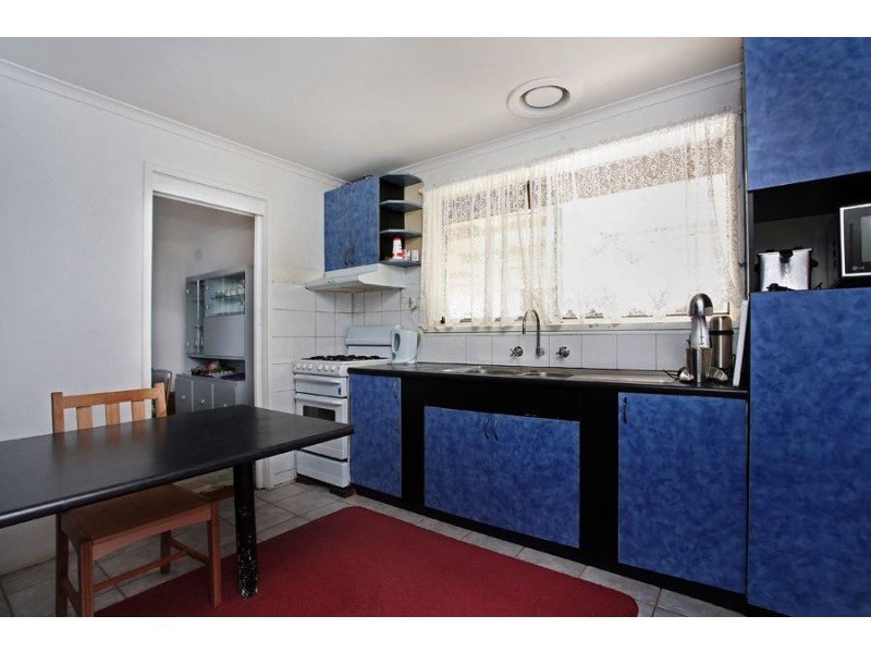 5 Narrumburn Road, Clayton South VIC 3169