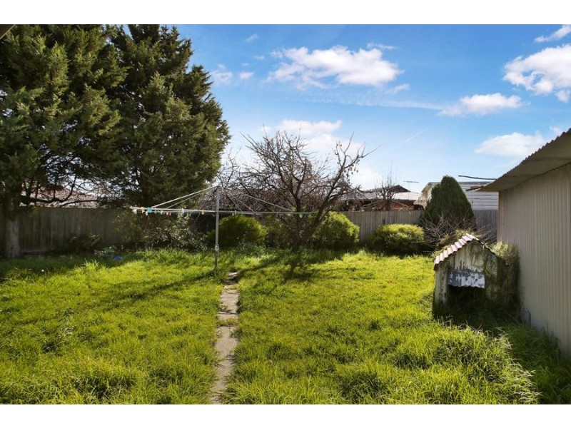 5 Narrumburn Road, Clayton South VIC 3169