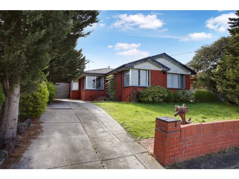 5 Narrumburn Road, Clayton South VIC 3169