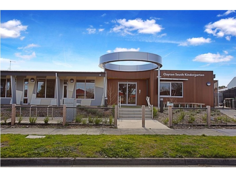 5 Narrumburn Road, Clayton South VIC 3169