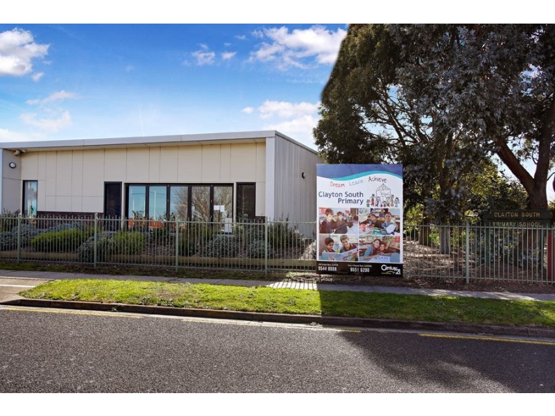 5 Narrumburn Road, Clayton South VIC 3169