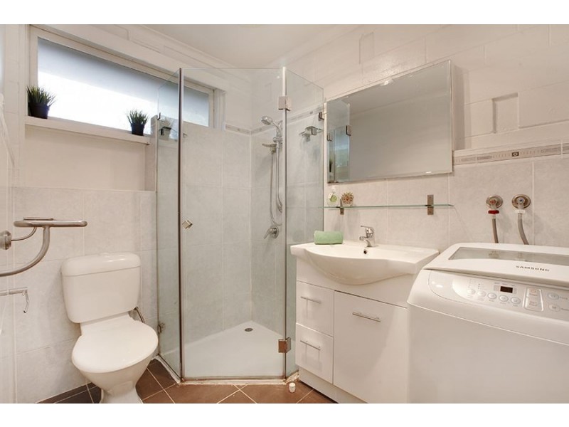 2/70 Wellington Road, Clayton VIC 3168