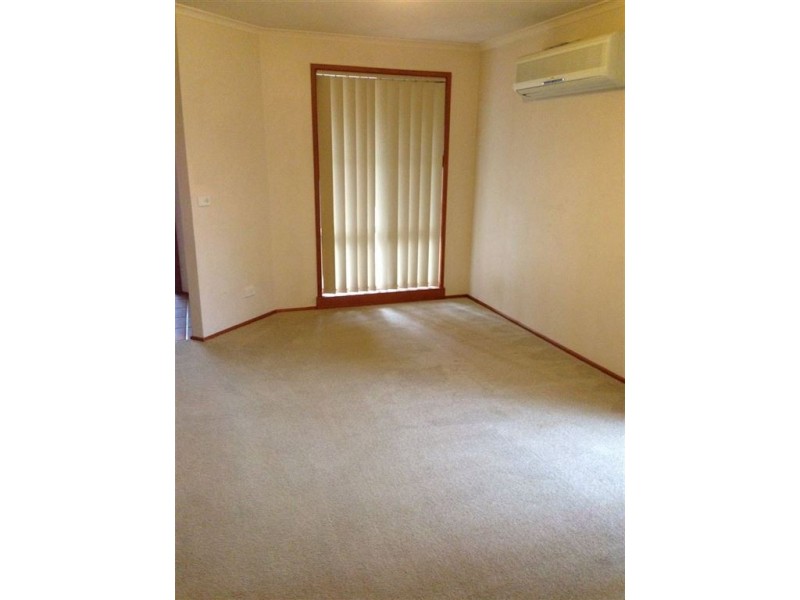 105 Strong Drive, Hampton Park VIC 3976