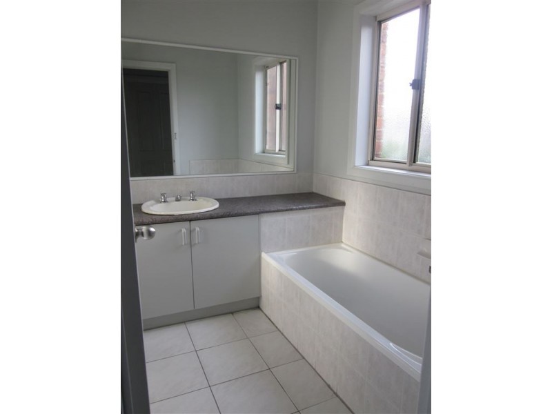 2/118 Kanooka Grove, Clayton VIC 3168