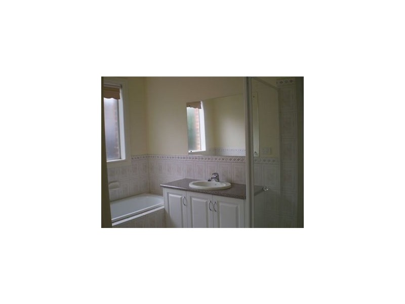 4 John Fisher Drive, Berwick VIC 3806