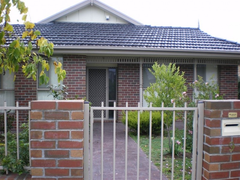 1/9 Madeleine Road, Clayton VIC 3168