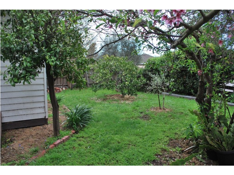 17 Fifth Avenue, Dandenong VIC 3175