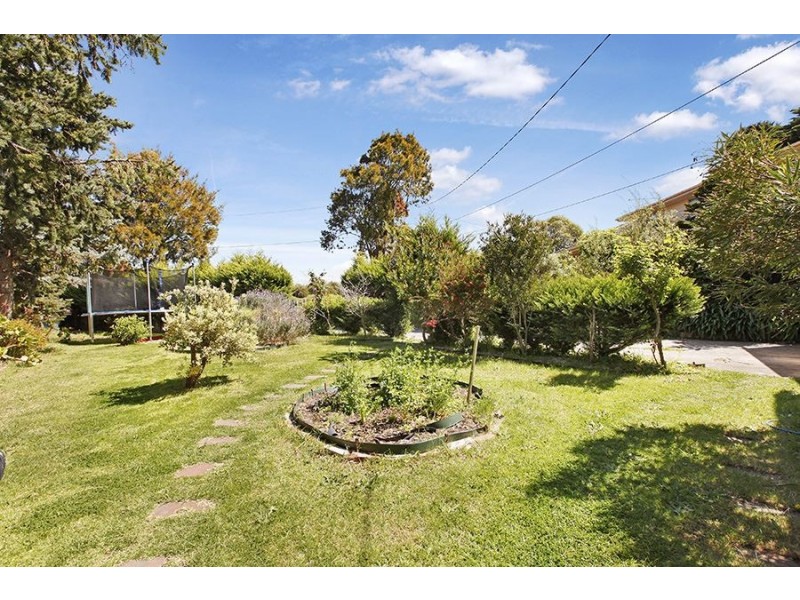 4 Luton Place, Clayton South VIC 3169
