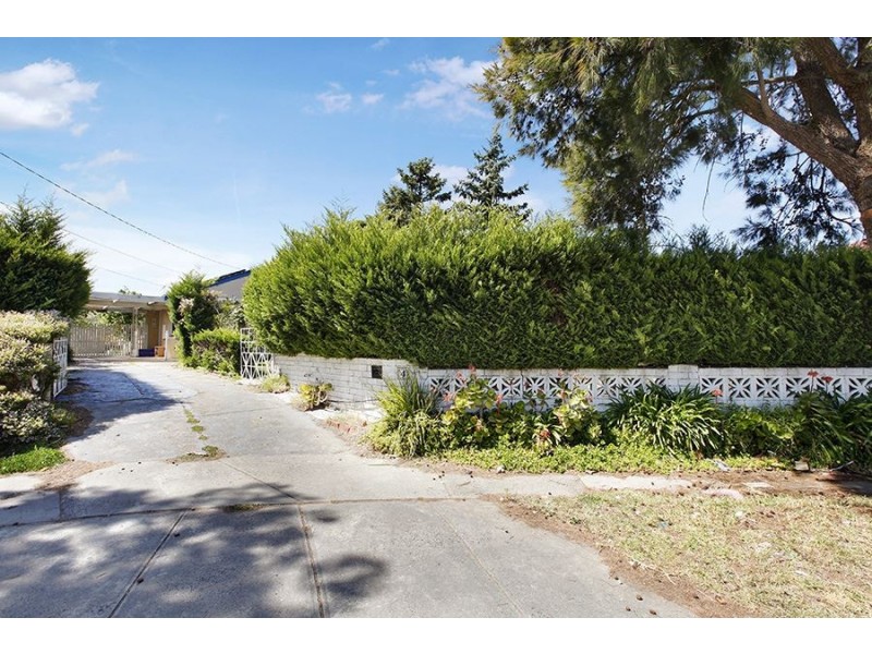 4 Luton Place, Clayton South VIC 3169