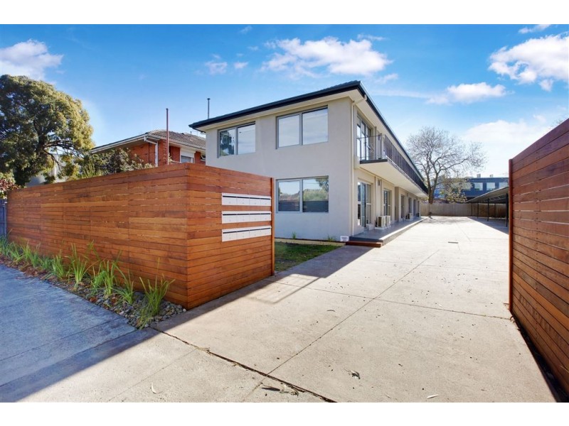 2/17 Rosstown Road, Carnegie VIC 3163