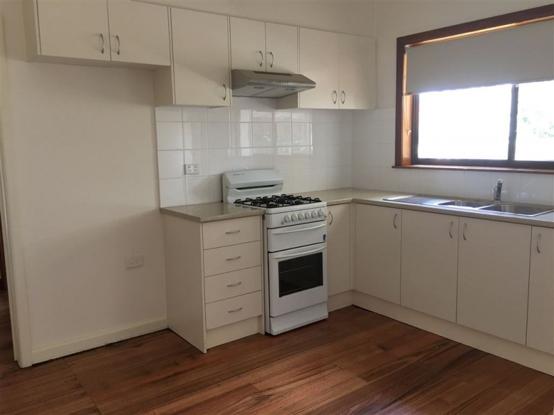 33 Thomas Street, Clayton VIC 3168