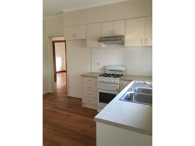 33 Thomas Street, Clayton VIC 3168