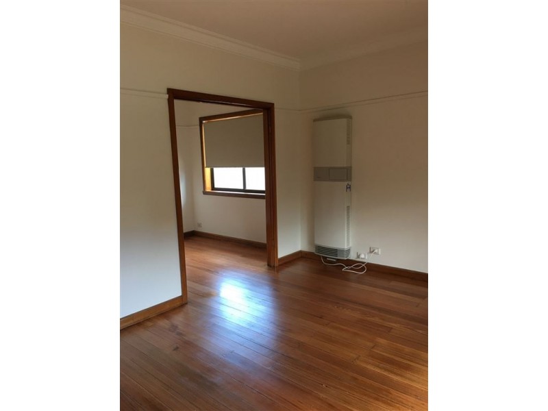 33 Thomas Street, Clayton VIC 3168