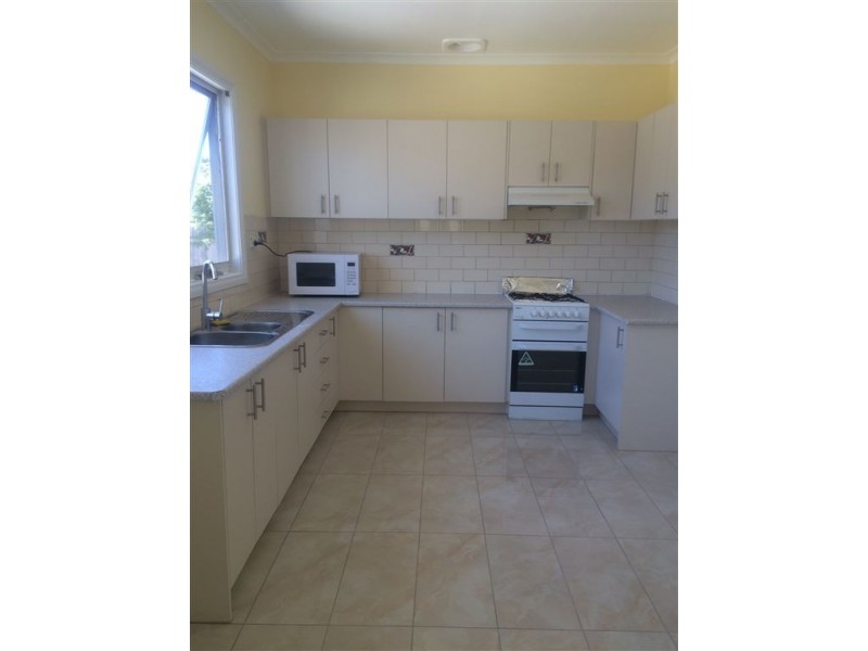 1/8 First Street, Clayton South VIC 3169