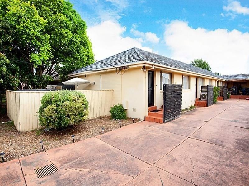 2/11 Burns Avenue, Clayton South VIC 3169