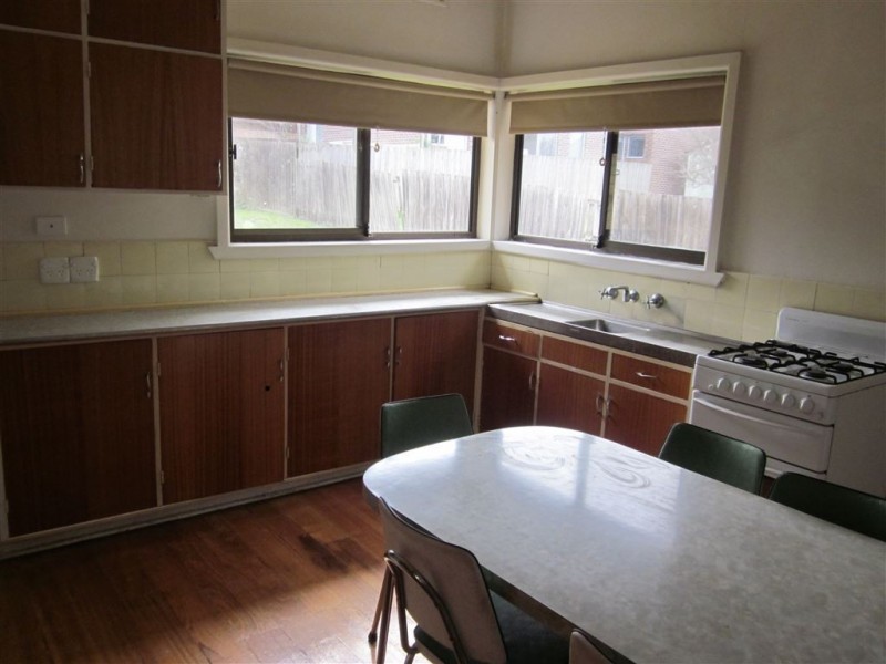 69 Edinburgh Street, Clayton VIC 3168