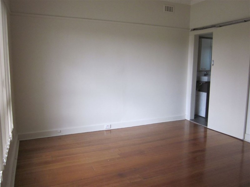 69 Edinburgh Street, Clayton VIC 3168