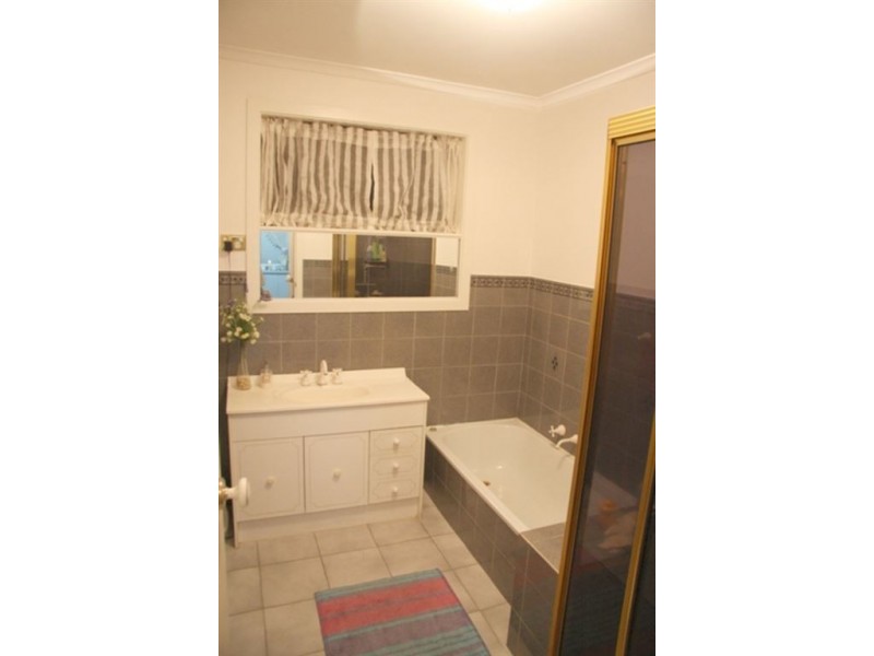 2/5 Thompson Street, Clayton VIC 3168