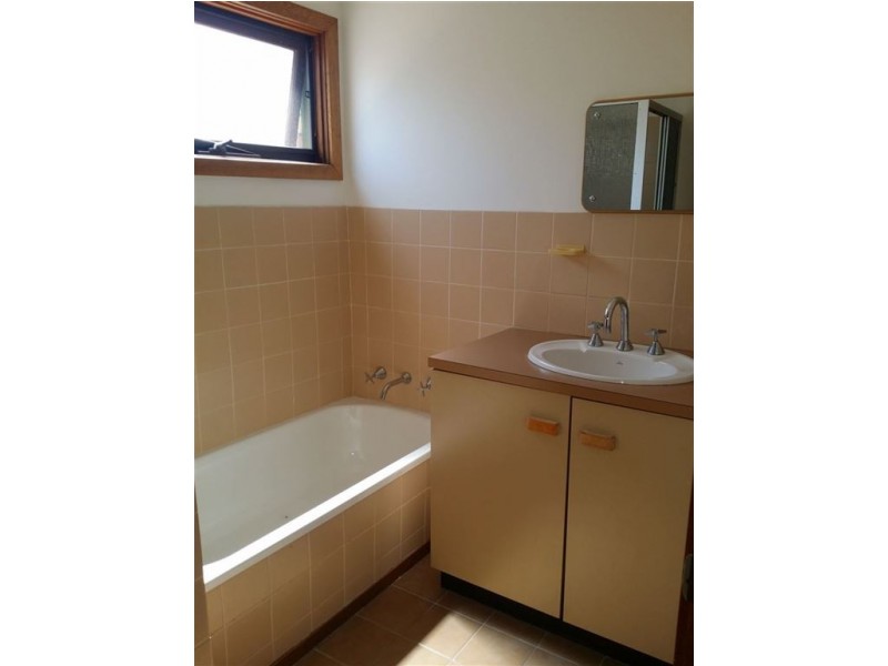 13/27 Myriong Street, Clayton VIC 3168