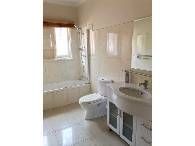 30 Merlyn Avenue, Clayton South VIC 3169