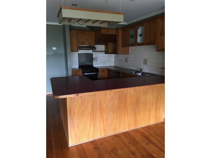 10 Tarrangower Place, Berwick VIC 3806