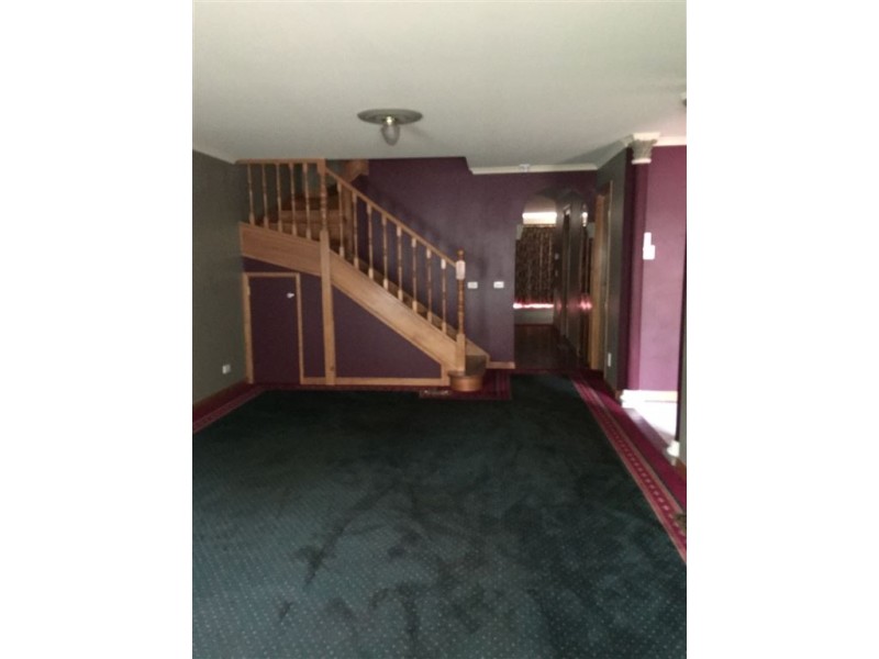 10 Tarrangower Place, Berwick VIC 3806