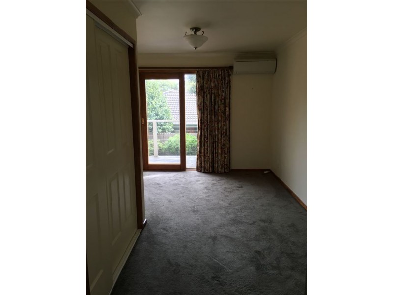 10 Tarrangower Place, Berwick VIC 3806