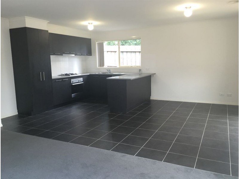 6/40 Army Road, Pakenham VIC 3810