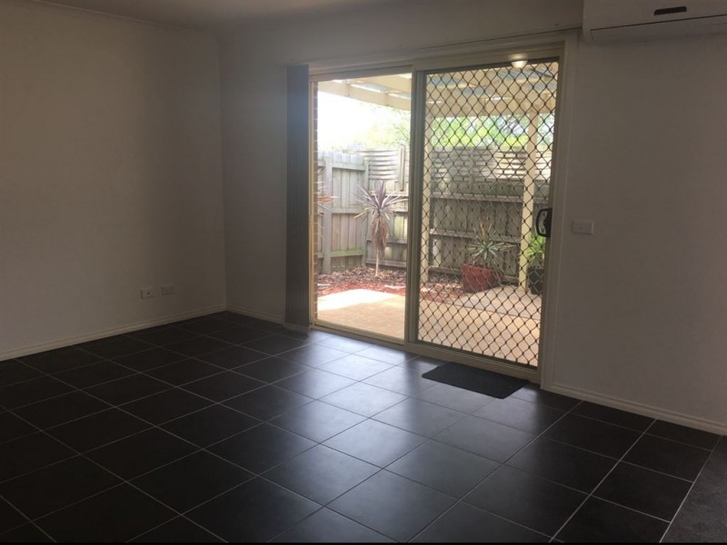 6/40 Army Road, Pakenham VIC 3810