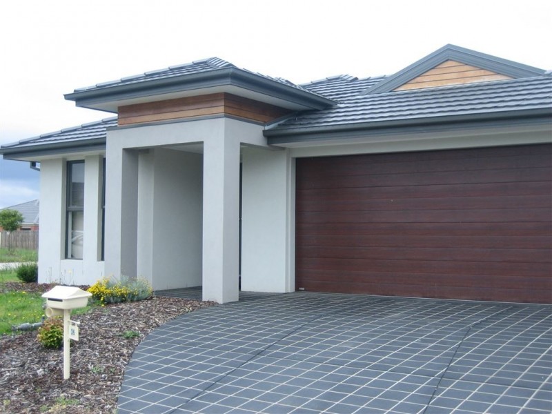 36 Sing Crescent, Berwick VIC 3806